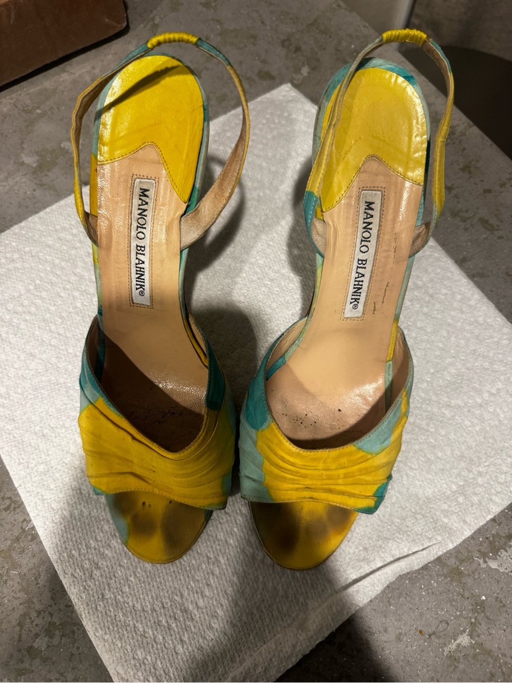 Manolo blahnik heels size 37.5